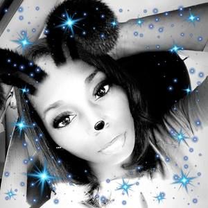 Meet your Posher, Monique